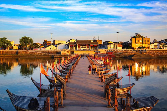 THE ANCIENT FLOATING BRIDGE