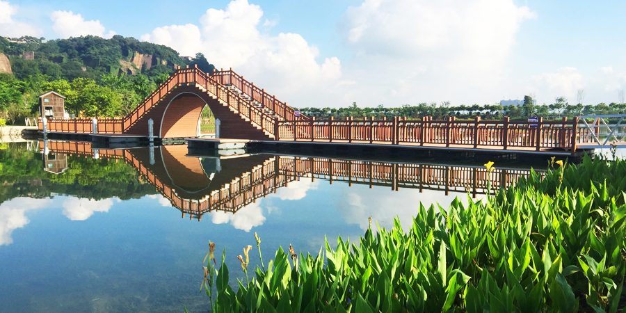 LANDSCAPE FLOATING BRIDGE
