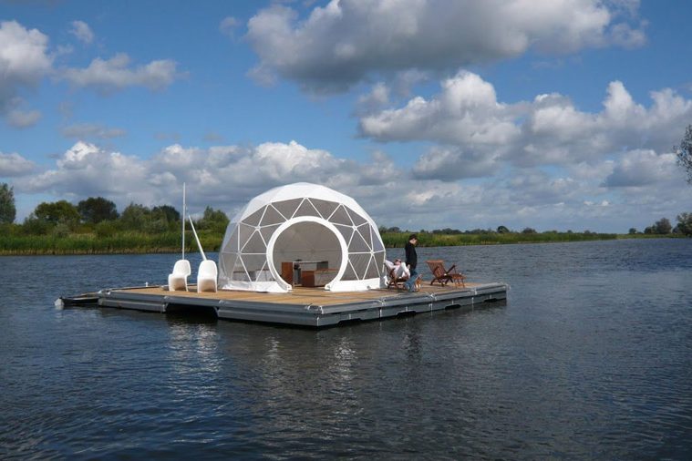 FLOATING LEISURE PLATFORM FLOATING LEISURE PLATFORM