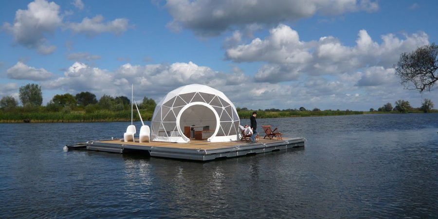 FLOATING LEISURE PLATFORM
