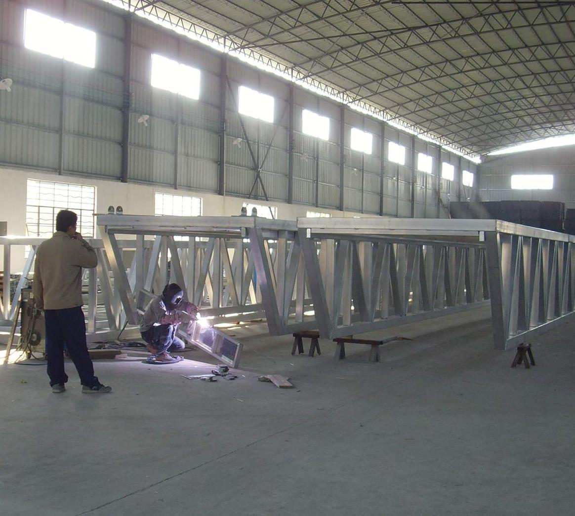 ALUMINUM MOVABLE GANGWAY